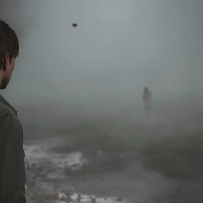 Silent Hill 2 — James Sunderland in the fog at the observation deck
